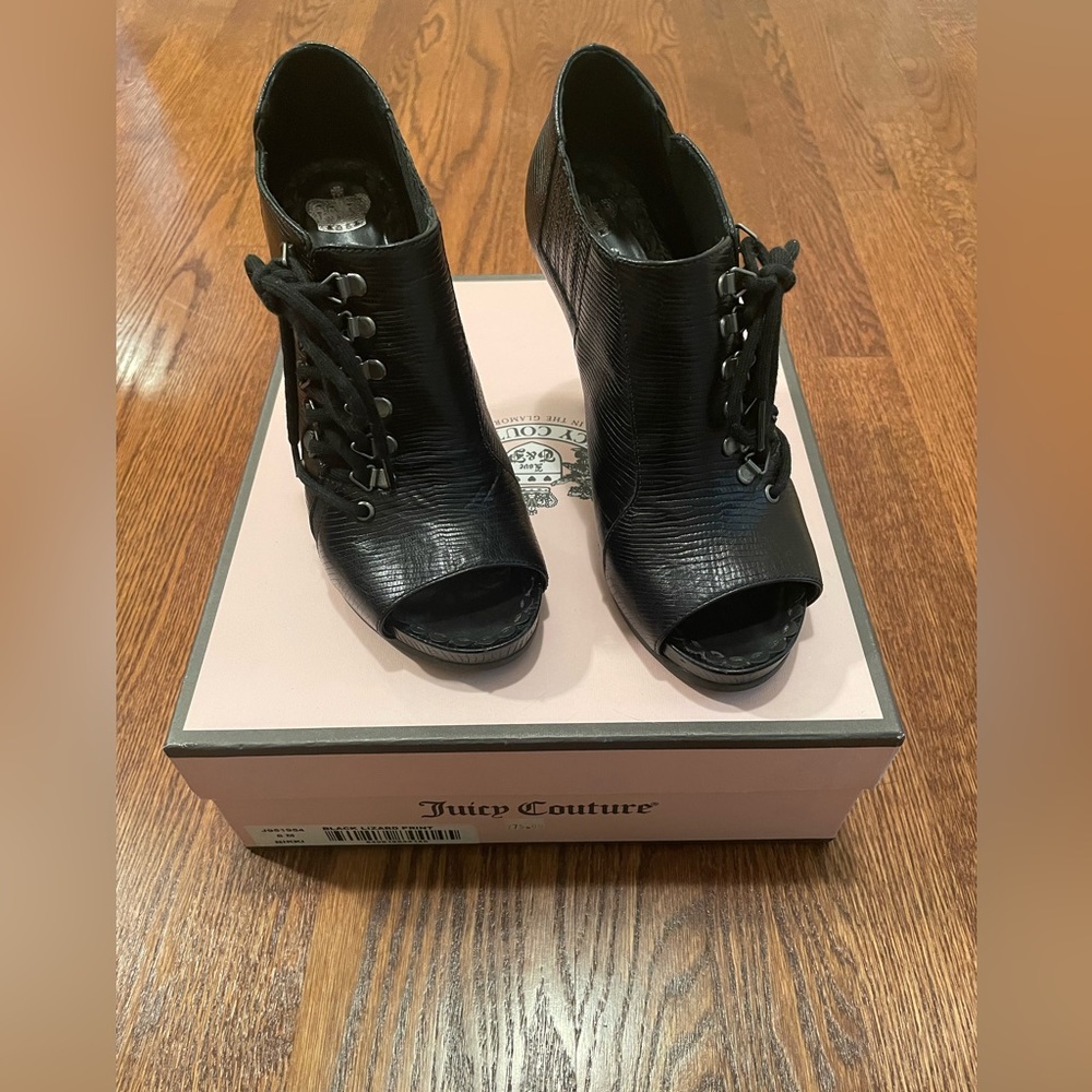 Vintage juicy Couture Black Lizard print open-toe bootie heels. Like New. Size 8